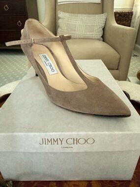 Jimmy Choo Daria Pointy Toe T Strap Pump Mocha Tan Suede 65 mm heels 38.5 EU-8US